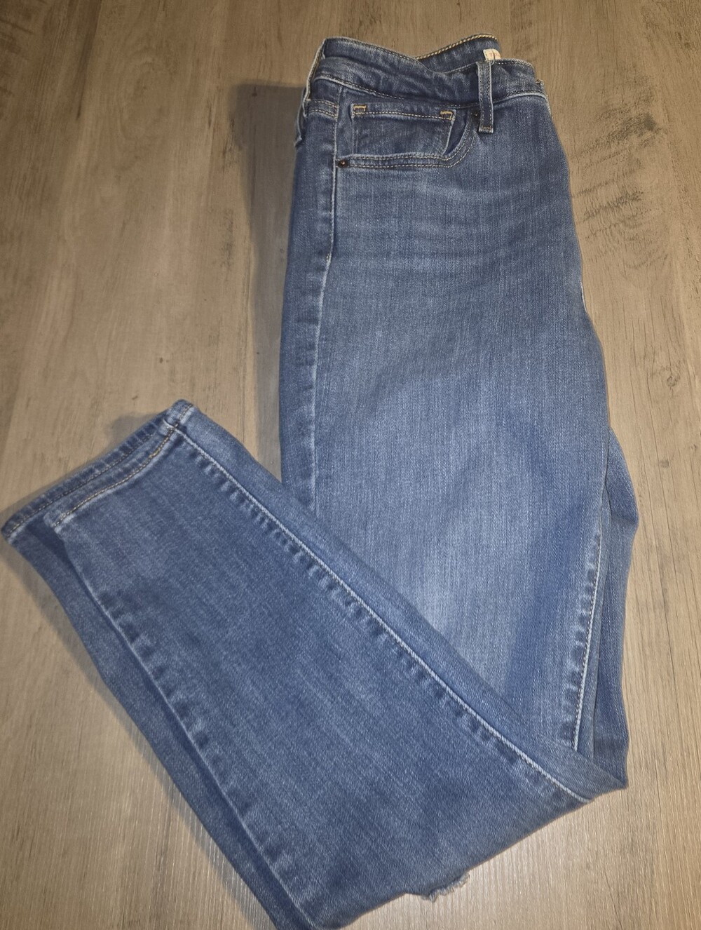 Levi's Women's Medium Blue Distressed Skinny Jeans